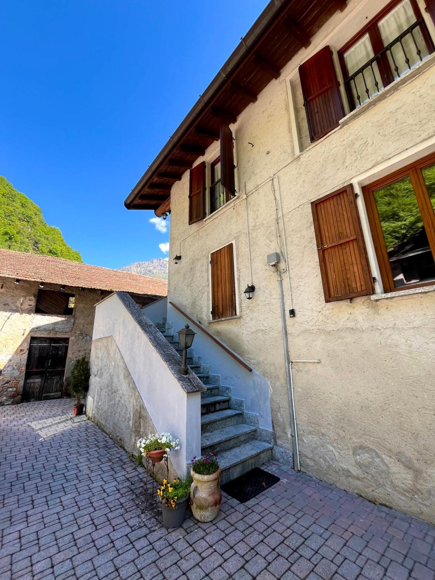 Agriturismo La Vecchia Chioderia Grandola ed Uniti Luaran gambar